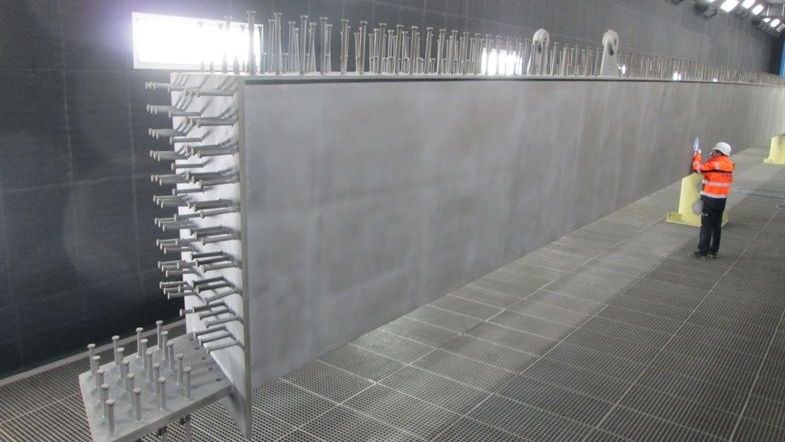 ZÜBLIN, Vorstrahl- und Konservierungsanlage in der sanierten Produktionshalle der Züblin Stahlbau GmbH Sande
